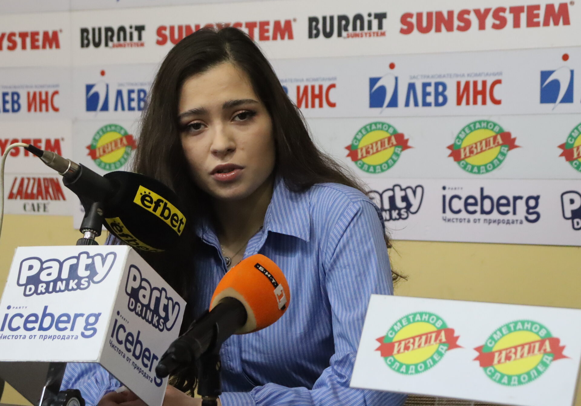 Белослава Кръстева е на кръстопът дали да премине под чужд флаг заради разцеплението в шаха