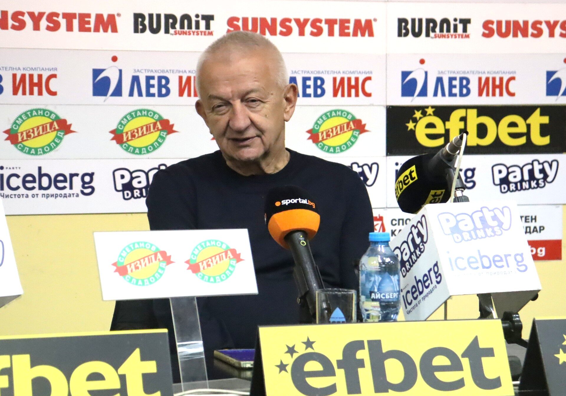 Христо Крушарски: "Театърът започва да става интересен - във футбола ни вече има реална конкуренция. Хуан Переа е играч на "Левски"