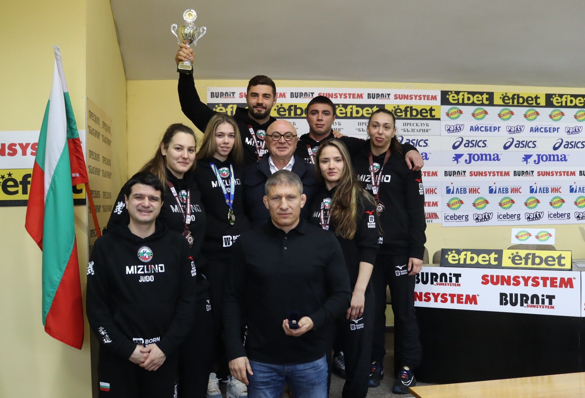 Джудо: "Златен трикольор" за Георги Георгиев и шампионска купа за националния отбор"