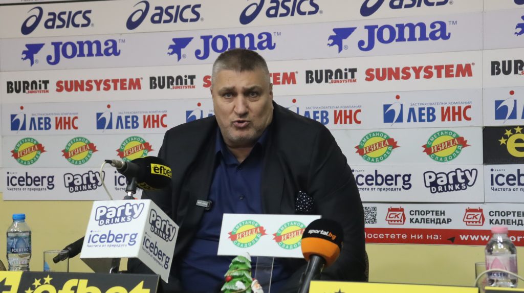 ЧЕТВЪРТЪК,2.4.26, 12.00–ВОЛЕЙБОЛ-"ЧАСЪТ НА ШЕФА"-ПРЕЗИДЕНТЪТ НА БФ ВОЛЕЙБОЛ ЛЮБОМИР ГАНЕВ